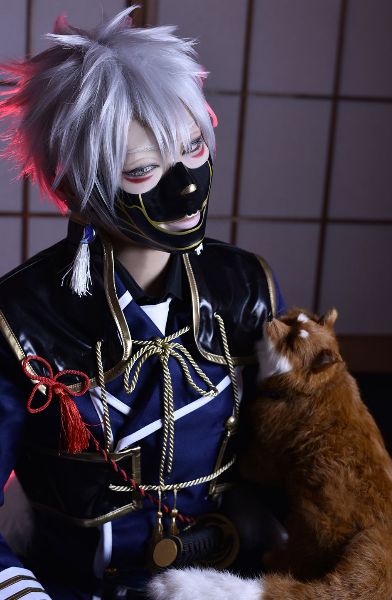 鳴狐 | 「コスらぼっ!」コスプレイヤーのためのSNSアプリ